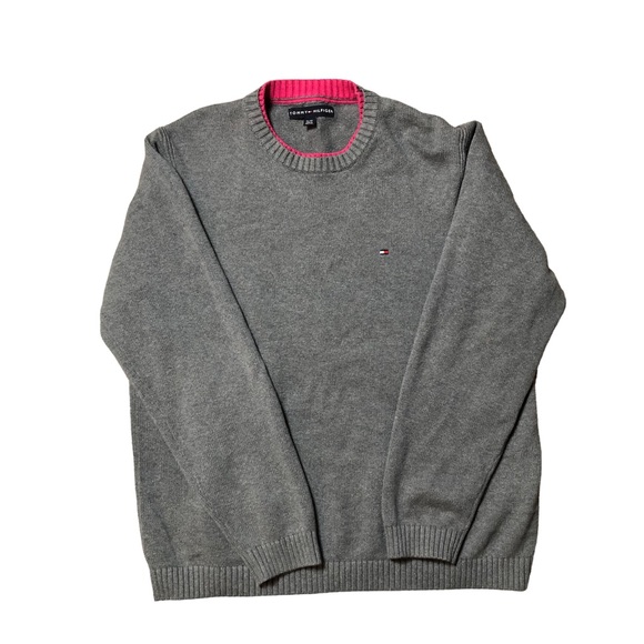 Gray Oversized Tommy Hilfiger Sweater! - Picture 3 of 4
